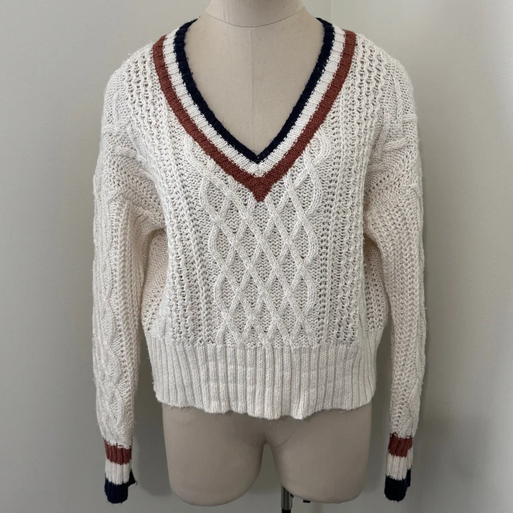 American Eagle Medium Varsity V-Neck Cable Knit Sweater Cream Preppy Y2K Carlton
